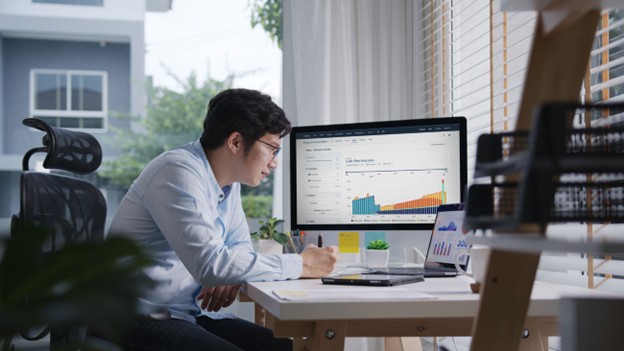 e-money financial planning dashboard